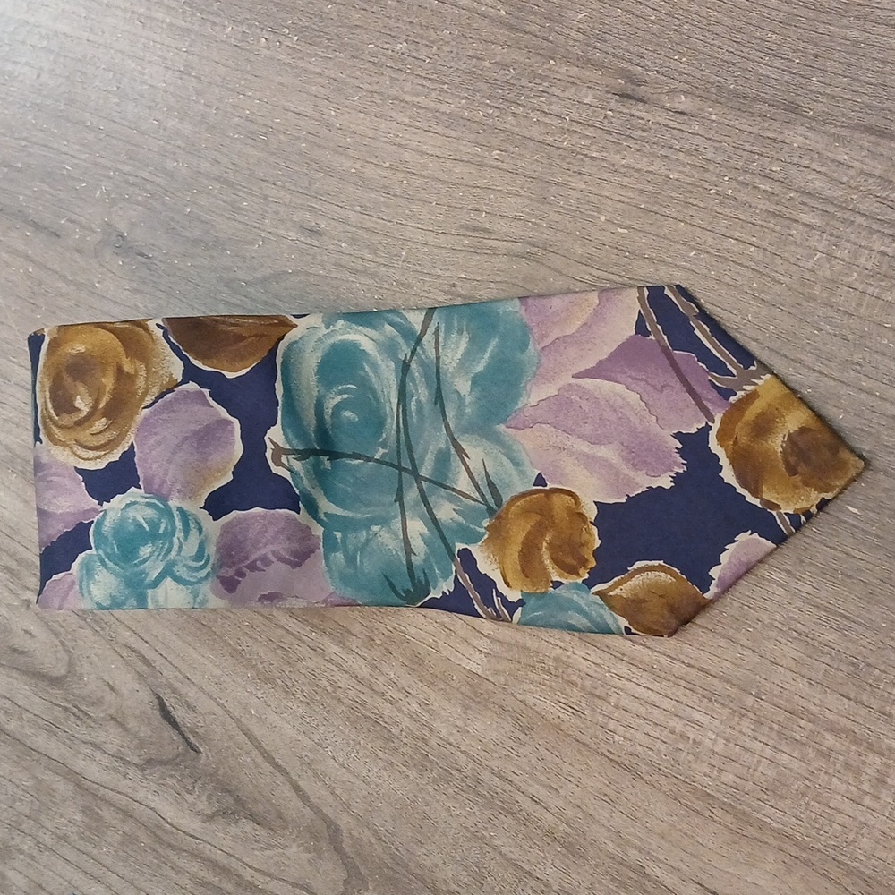 Vintage West Coast Floral 100% Silk Tie 90s